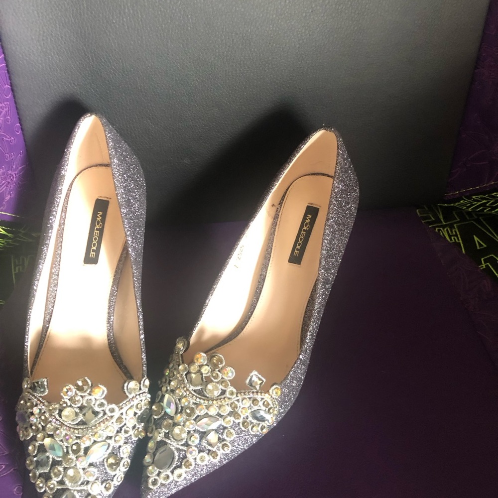 Beautiful 3 1/2 inch gemstone High-heel shoes